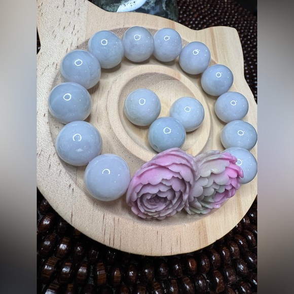 Handmade High Quality Lavender Jade Bracelet
